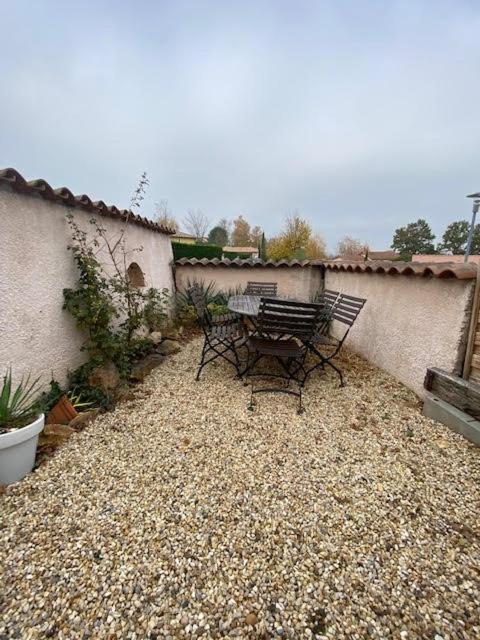 Studio De Jardin "Le Temps D Une Pause" Jusqu'A 4 Personnes En Face Du Beaujolais - Climatisation Et Borne Recharge Vehicule Electrique Montmerle-sur-Saone Bagian luar foto